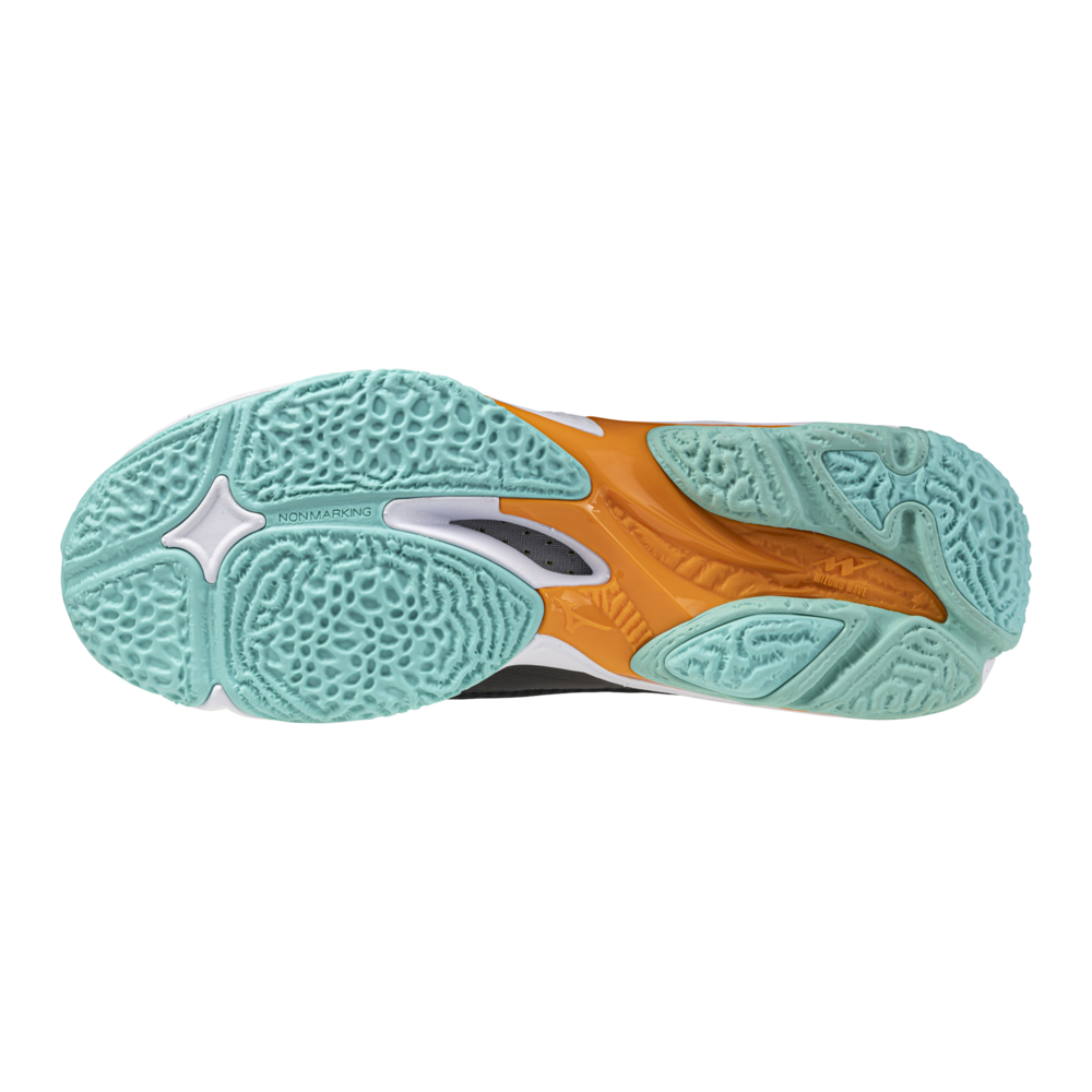 Mizuno wave Lightning z8 