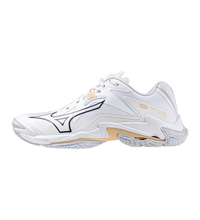 Mizuno wave Lightning z8 