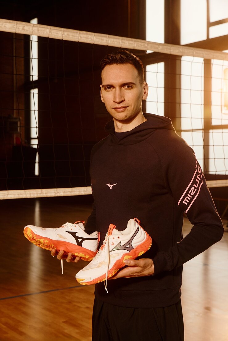 Mizuno wave Momentum 3 